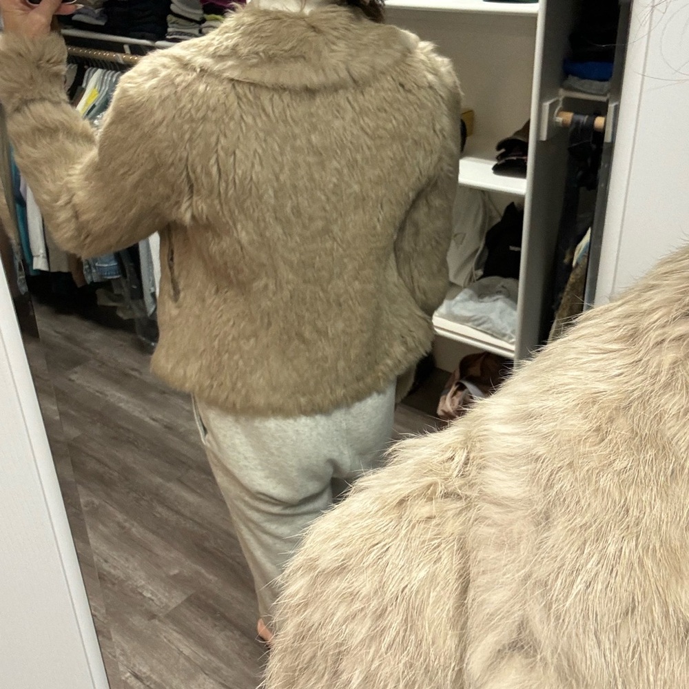 Fur coat - Picture 4 of 12